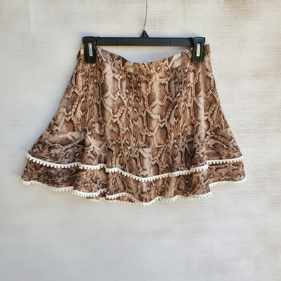 NWT En Saison Python Print Ruffle Mini Skirt - Picture 2 of 5
